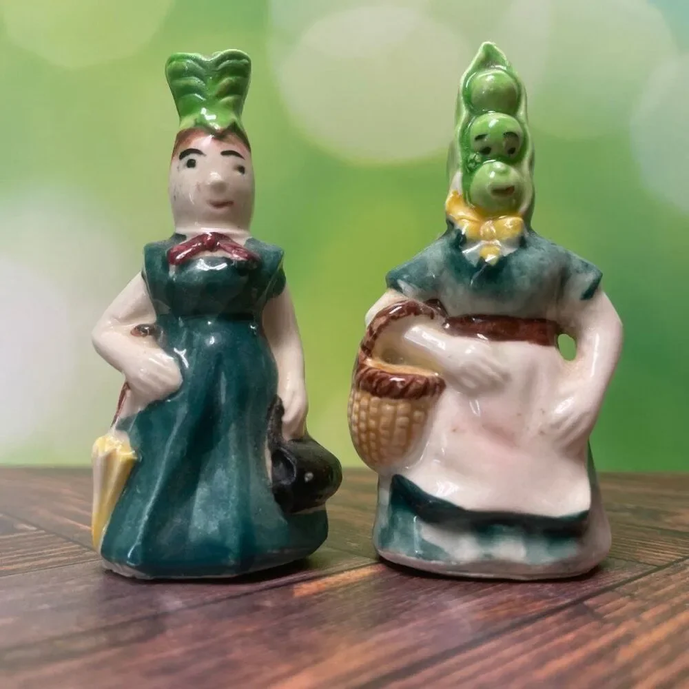 Vintage Rare! 1930s Veggie Ladies Salt & Pepper Shakers – Pea & Celery.